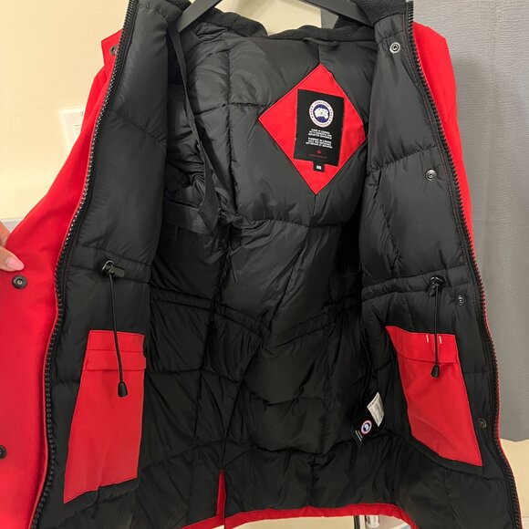 Canada Goose Victoria Parka - Womens Medium Red -  FREE SHIPPING - Picture 5 of 10